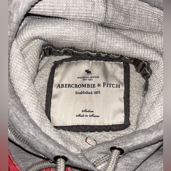 Y2K Abercrombie & Fitch Women’s Size Medium Hooded Sweatshirt - Picture 3 of 3